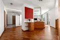 Mieszkanie 4 pokoi 144 m² Warszawa, Polska