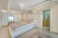 Penthouse 3 bedrooms 195 m² Mahmutlar, Turkey