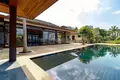 Villa de 4 dormitorios 1 588 m² Phuket, Tailandia