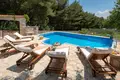 Villa de tres dormitorios 115 m² Bol, Croacia