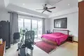 Villa mit 2 Schlafzimmern 300 m² Sakhu, Thailand