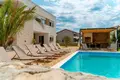 5 bedroom villa 270 m² Karlobag, Croatia