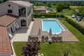 Villa de tres dormitorios 216 m² Peroj, Croacia