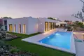 Villa de tres dormitorios 249 m² Orihuela, España