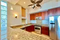 2 bedroom condo 135 m² West Bay, Honduras