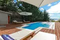 3 bedroom villa 380 m² Icici, Croatia
