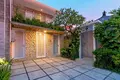 Вилла 3 спальни 300 м² Kerobokan Kelod, Индонезия