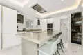 Mieszkanie 4 pokoi 195 m² Marbella, Hiszpania