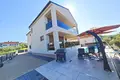 4 bedroom house 280 m² Radici, Croatia