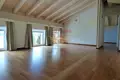 3 bedroom apartment 117 m² Griante, Italy