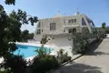 Дом 4 спальни 800 м² Koinoteta Parekklesias, Кипр