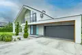 5 room house 320 m² in Warsaw, Poland