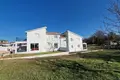 Villa 8 Schlafzimmer 380 m² Poreč, Kroatien