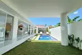 4-Schlafzimmer-Villa  Kerobokan, Indonesien