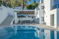 4-Schlafzimmer-Villa 415 m² Marbella, Spanien