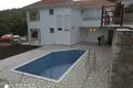 Villa de 4 dormitorios 210 m² Montenegro, Montenegro