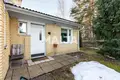 2 bedroom house 91 m² Maentsaelae, Finland