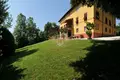 Propiedad comercial 2 280 m² en Lucca, Italia