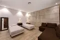 Villa 8 bedrooms 1 089 m² Benahavis, Spain
