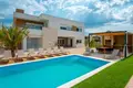 5 bedroom villa 270 m² Karlobag, Croatia