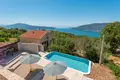 4 bedroom Villa 350 m² Trebesin, Montenegro