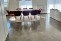 Mieszkanie 4 pokoi 230 m² Fuengirola, Hiszpania