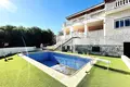 Villa 10 Schlafzimmer 800 m² Orihuela, Spanien