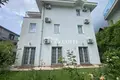 Casa 6 habitaciones 270 m² Budva, Montenegro