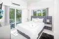 2 bedroom condo 6 667 m² West Bay, Honduras