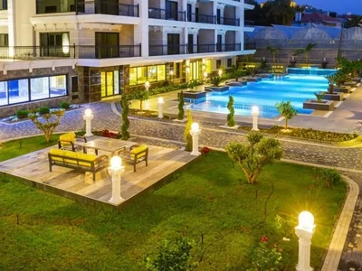 Complexe résidentiel Furnished 1+1 apartment in Toprak Palace complex on the seafront.