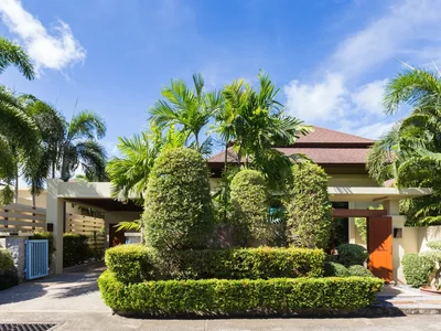Villa Nai Harn Baan Bua Pattama