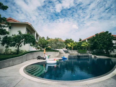 Complejo residencial Residential complex of modern townhouses in the Choeng Mon beach area, Samui, Thailand