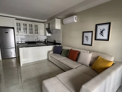Complexe résidentiel Furnished 1+1 apartment in Toprak Palace complex on the seafront.
