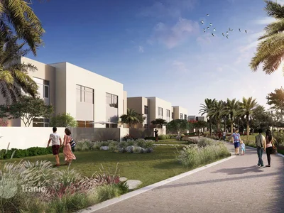 Complexe résidentiel Family townhouses in a new residential complex Urbana with a golf club and a swimming pool in Dubai South, UAE