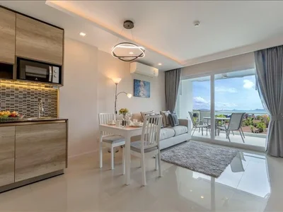 Zespół mieszkaniowy New residence with swimming pools and gardens at 250 meters from the coast, 10 minutes walk from the international school, Phuket, Thailand