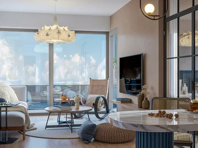 Complexe résidentiel Residential complex with swimming pool next to the pier, Mersin, Turkey