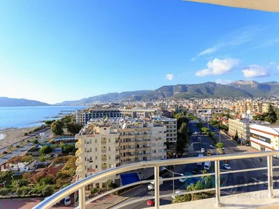 Dzielnica mieszkaniowa Seafront apartment with panoramic views in Tosmur Alanya
