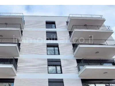 Residential quarter Avec terrasse calme endroit calme luxueux a ne pas manquer clair dans un immeuble neuf spacieux magnifique renove