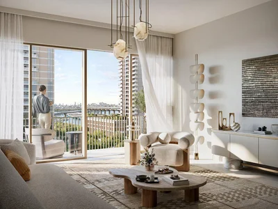 Complejo residencial New Altus Residence with swimming pools close to the promenade and the metro station, Dubai Creek Harbour, Dubai, UAE