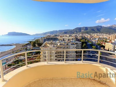 Residential quarter Seafront apartment with panoramic views in Tosmur Alanya