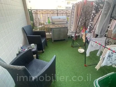 Dzielnica mieszkaniowa A ne pas manquer agreable au centre avec terrasse bien agence bon emplacement dans rue calme spacieux