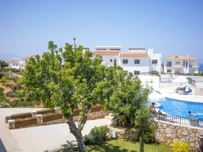 Complexe résidentiel Furnished 2+1 apartment 250 meters from the sea in Esentepe area.