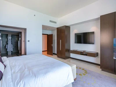 Residential complex Fairmont Marina Residences