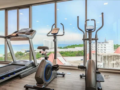 Complexe résidentiel Luxury residence with a swimming pool and a garden near the beach, Pattaya, Thailand