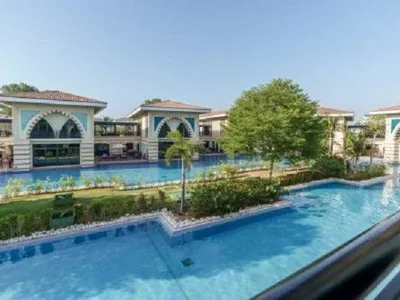 Residential complex Premium complex of villas Royal Villas Jumeirah Zabeel Saray with a beach and swimming pools, Palm Jumeirah, Dubai, UAE