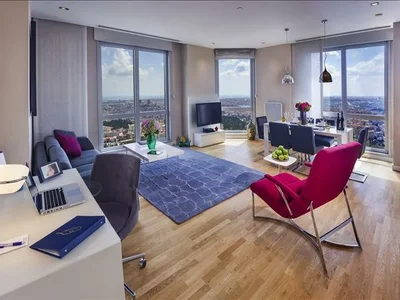 Zespół mieszkaniowy High-rise residence with swimming pools, a green area and a restaurant close to the city center, Istanbul, Turkey