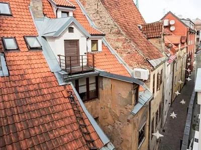 Commerce Tirgoņu iela 11