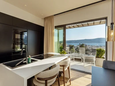 Apartamentowiec Duplex Penthouse with Panoramic Adriatic Views – Porto Montenegro