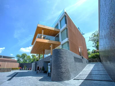 Complexe résidentiel Bluepoint Luxury Condominiums