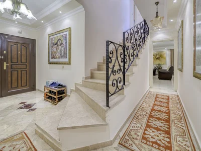 Zespół mieszkaniowy Luxurious penthouse with a large private terrace